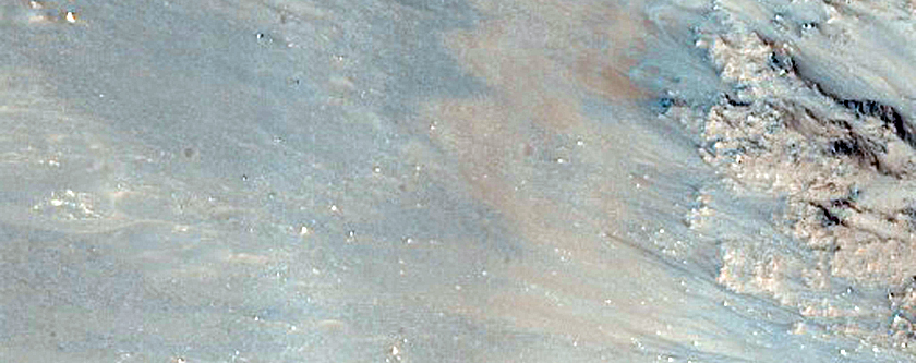 Lejtők megfigyelése a Coprates Chasma területén