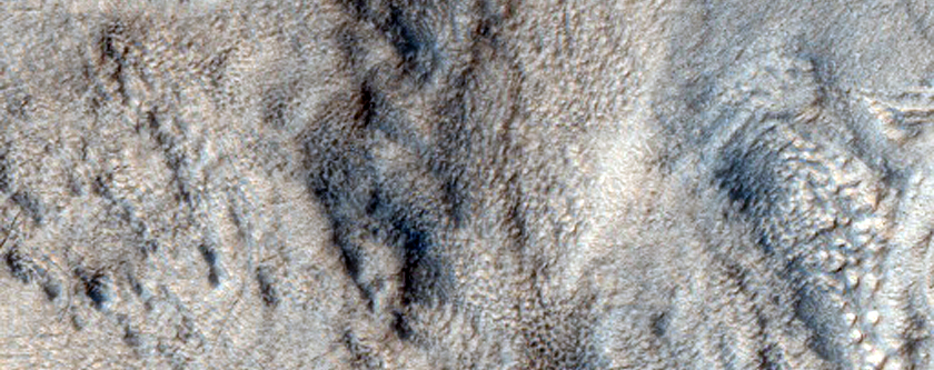 Lager i en krater i nordvästra Hellas Planitia