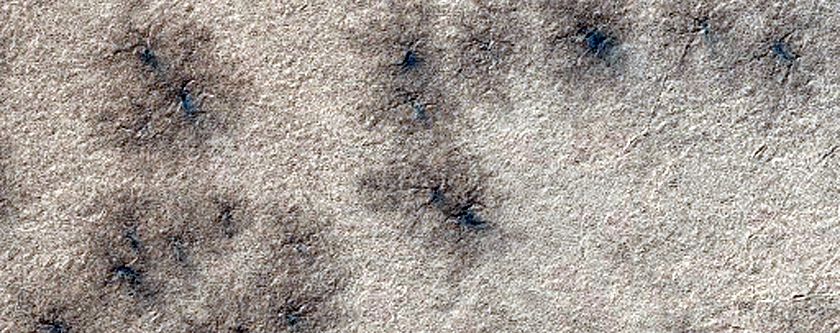 Edderkopp-mønstre i et eldgammel nedslagskrater