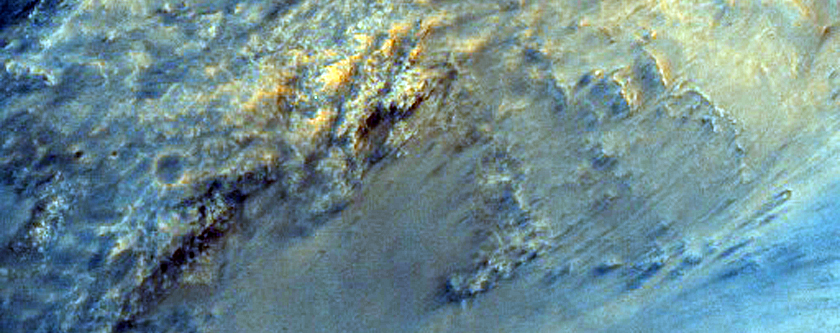 Central Structure of Crater in Northern Margaritifer Terra
