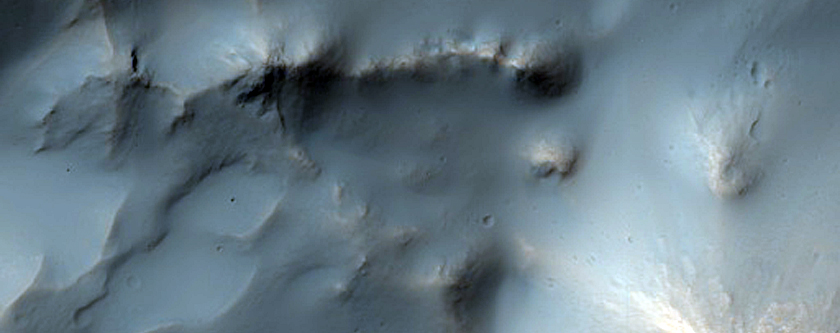 Impact Crater with Central Structure in Terra Sirenum
