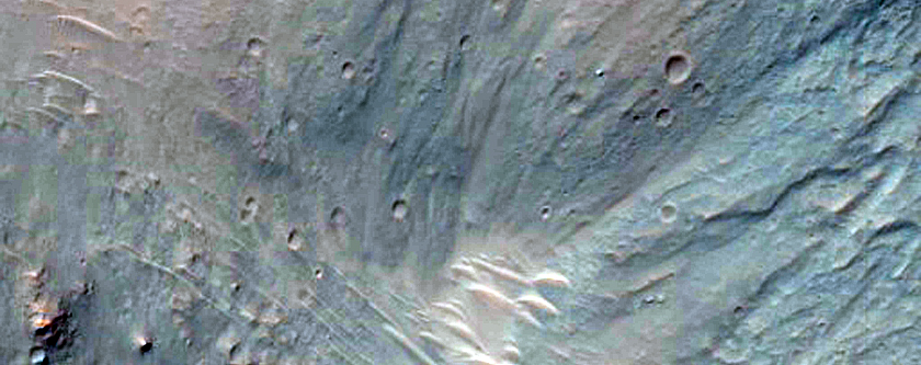 Very Fresh Crater in Tyrrhena Terra