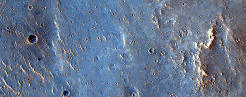 Odsłonięty materiał wyrzucony w kraterze Medrissa