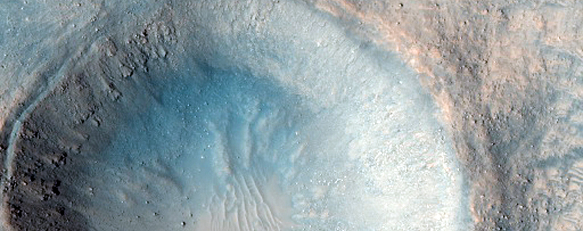 Deklivoj de malgranda alfrapa kratero