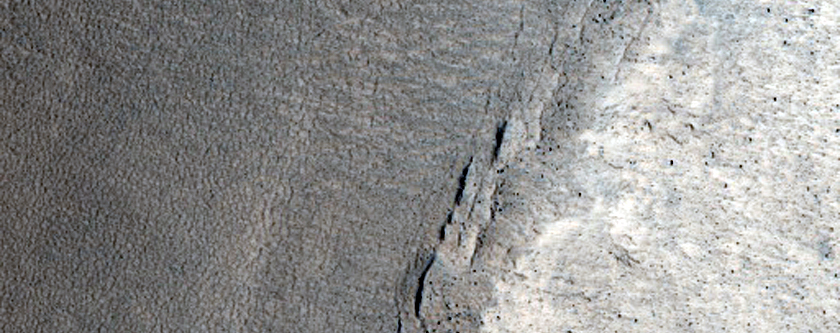 Cracks along Mesa in Protonilus Mensae
