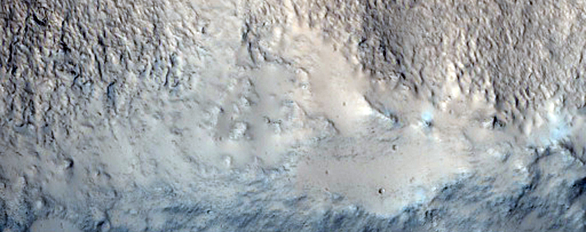 Flow Ridges around Mound West of Lockyer Crater
