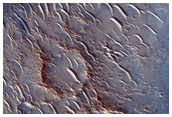 אדמה שבורה ב-איסידיס פלניטייה (Isidis Planitia)