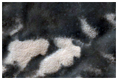 Warstwy w kraterze położonym na południowych szerokościach geograficznych