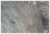 Żleby na ścianie Krateru Galle