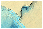 Ridge at Edge of Athabasca Valles

