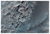 סלע תשתית צפונה ממישור הלאס פלניטיה (Hellas Planitia)
