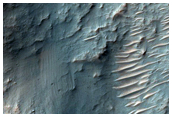 Jól látható rétegek egy kráter falán