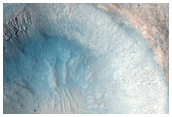 Deklivoj de malgranda alfrapa kratero