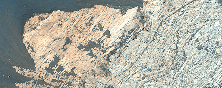 A Layered Mound in Juventae Chasma