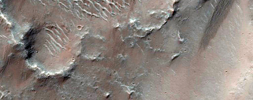 Colles harenosi lunati in Herschel Cratere