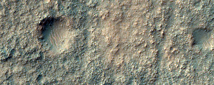 Solum crateris in Navua Valle
