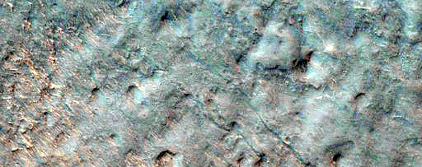 Potenzielle Krater-bedingte Ablagerungen nahe dem Oudemans-Krater