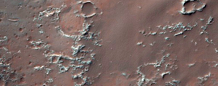 Un pequeño campo de dunas de erosión
