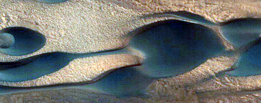 Övervakar förändringar i sanddyner i Chasma Boreale