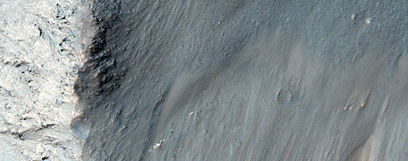 Lejtők a Melas Chasma területén