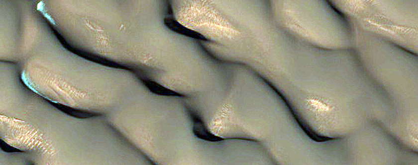 דיונות קרות באזור הקוטב הצפוני של מאדים