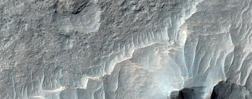 Light-Toned Deposits along Ius Chasma Floor
