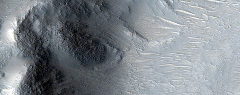 Crater in Isidis Planitia

