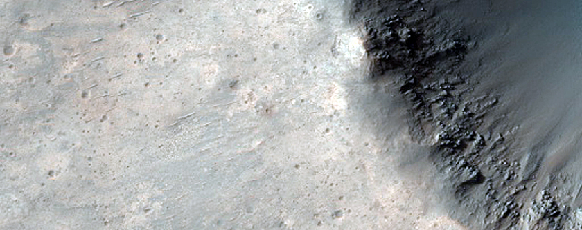 Well-Preserved 1-Kilometer Impact Crater
