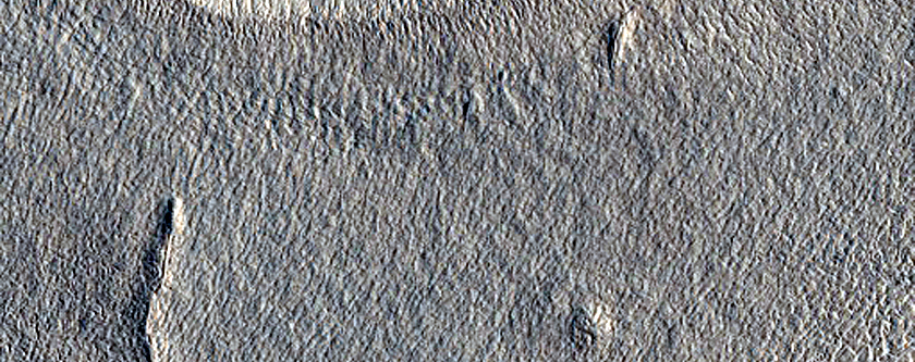 Cracks along Mound in Protonilus Mensae
