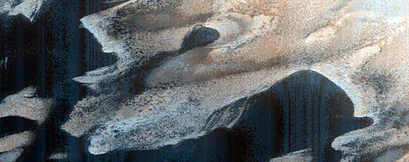 North Polar Erg Juxtaposed on Polar Residual Cap
