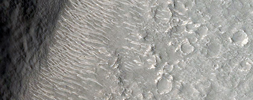 Graben East of Isidis Planitia
