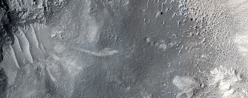 Well-Preserved 3-Km Impact Crater
