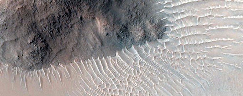 Light Toned Outcrops in Aureum Chaos
