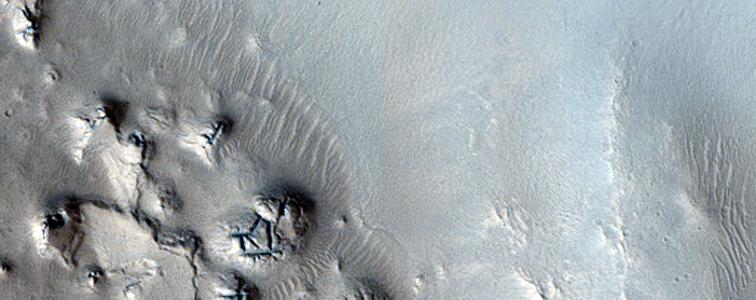 Gullies in Northern Mid-Latitude Crater in MOC Image R18-01909

