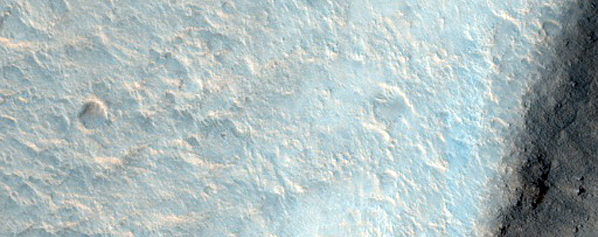 Fresh Appearing Crater in CTX Image