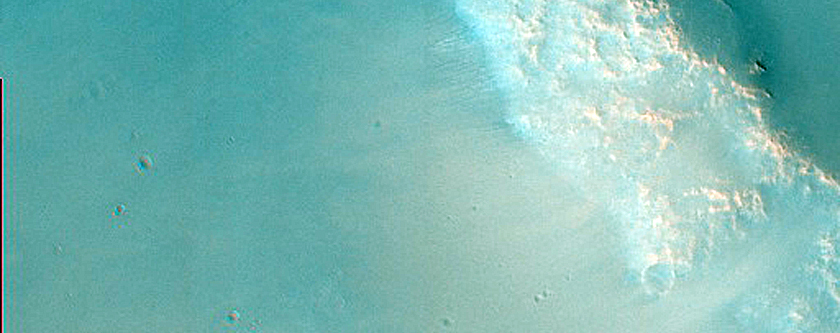 Well-Preserved 8-Kilometer Impact Crater in Syrtis Major
