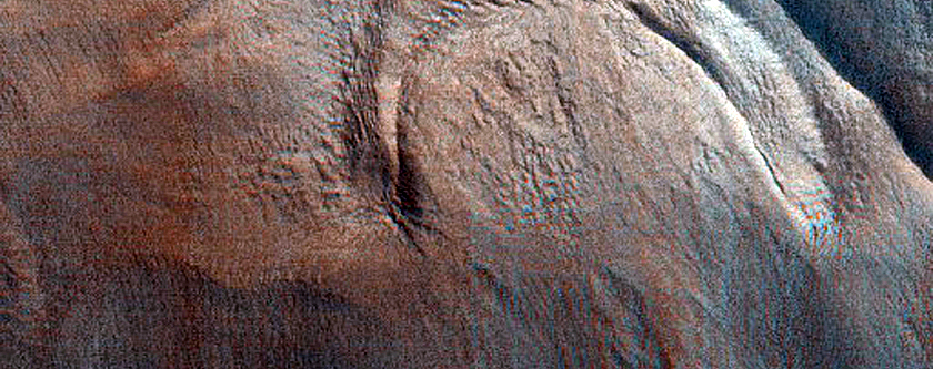 Neighboring Gullies with Superposition Relationships