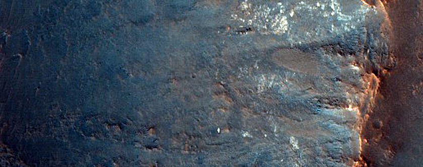 Crater Exposing Bedrock in Chryse Planitia
