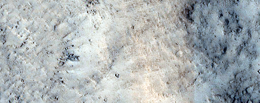 Streamlined Feature in Channel in Terra Sirenum
