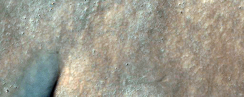 Dunes in Southern Mid-Latitude Crater
