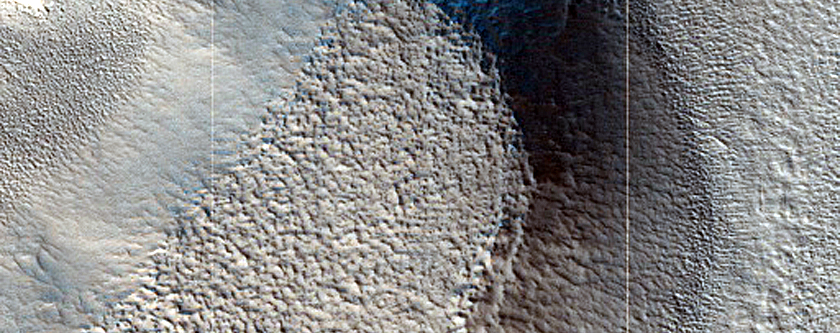 Layered Feature between Mounds in Protonilus Mensae
