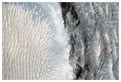 Crter y flujo cerca de Galaxias Fluctus