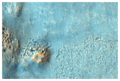 קונוסים עם שקעים על המישור אוטופיה פלניציה (Utopia Planitia)