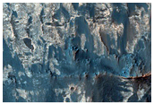 Light-Toned Deposits on Ius Chasma Floor
