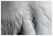 West Rim of Crater East of Isidis Planitia
