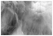 Slope Features in Arabia Terra
