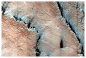 Concentric Layers on Mesa in Cavi Angusti
