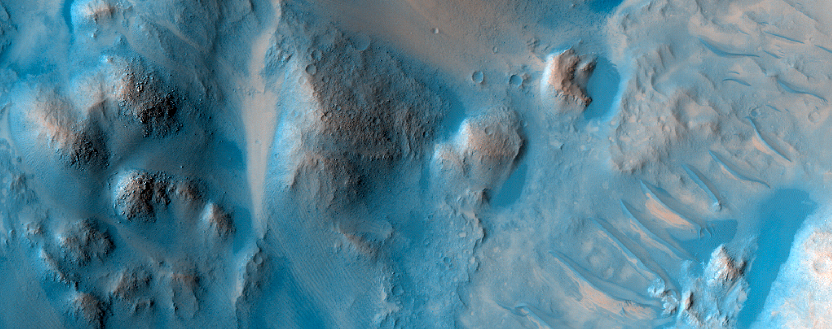 Rim and Interior of Crater in Southwest Amazonis Planitia