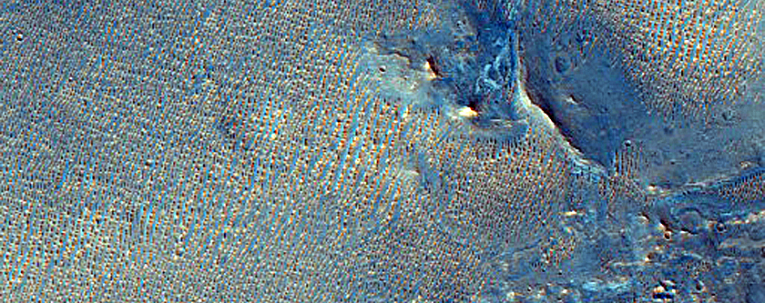 Plateau Surface South of Candor Chasma

