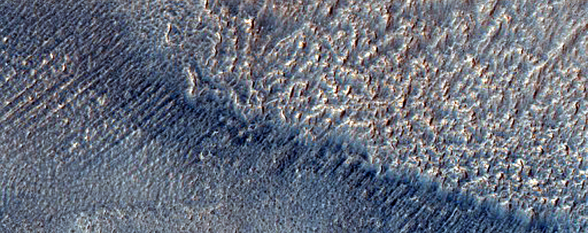 Mantle along Mound East of Hellas Montes
